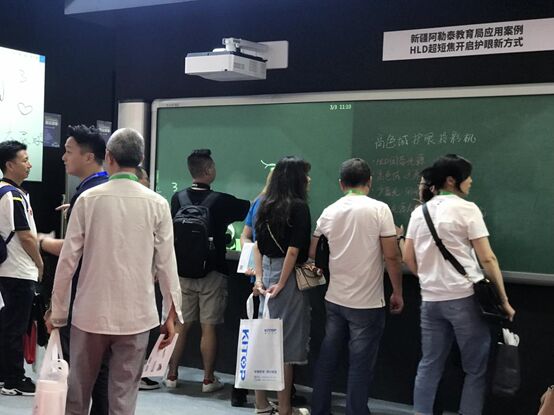 NEC護航用眼健康 給青少年一個綠色光明的未來