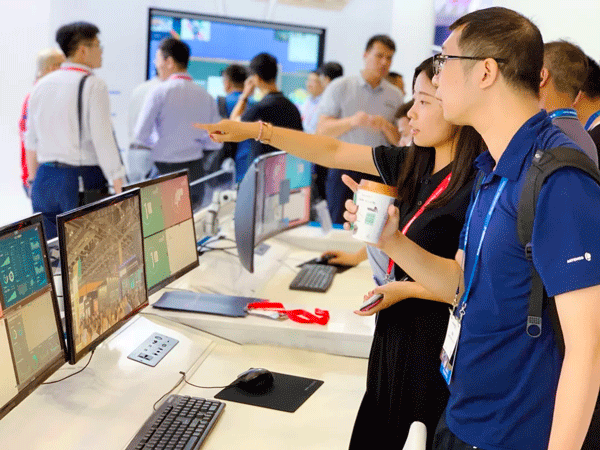 InfoComm展 小鳥科技帶你捕捉蝴蝶扇動的最新風口