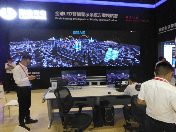 聯(lián)建新品亮相Infocomm Dynamic AR大屏表演硬核首秀！