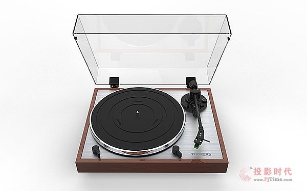 采用直驅馬達：Thorens TD 402 DD黑膠唱盤