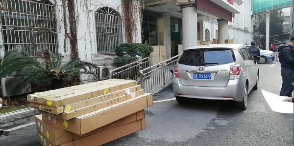 洲明捐贈(zèng)武漢醫(yī)院首批智慧會(huì)議平板陸續(xù)投入使用