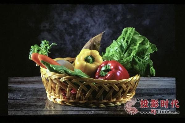明基GK100智能投影暢快體驗 這才是年輕人應有的生活情調