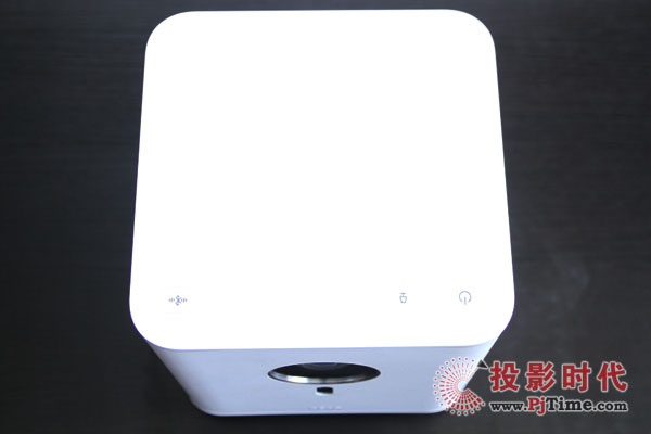 明基GK100智能投影暢快體驗 這才是年輕人應有的生活情調