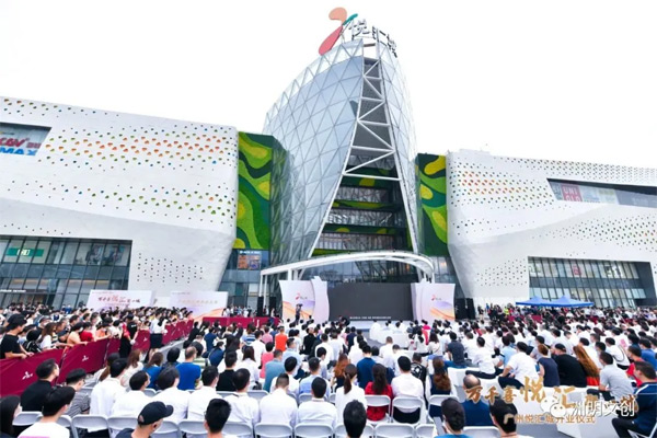 再造經典！洲明2400㎡LED屏助力悅匯城驚艷蝶變！