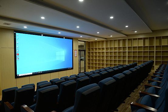 聯建光電為世界知名工程機械制造商——三一重工，打造的巨幅小間距“U型畫卷”創意展廳
