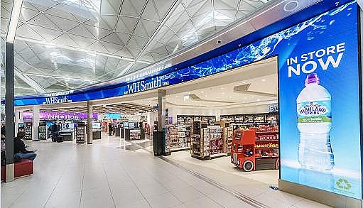 WHSMITH倫敦斯坦斯特德機場新店數字化門面驚艷亮相,多媒體信息發布系統,數字標牌,數字告示，digital signage