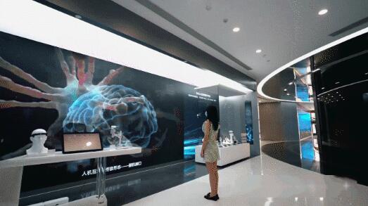 厲害了！強力巨彩Q Pro點亮粵港澳大灣區智能傳感器產業園