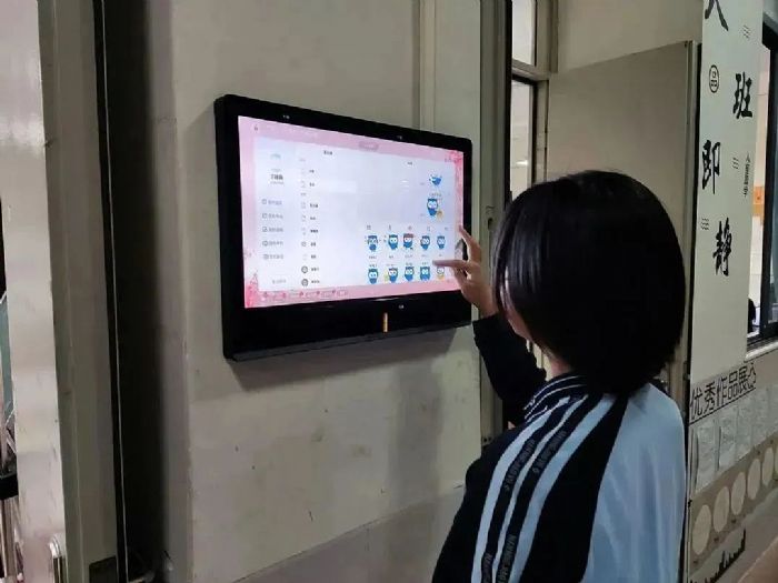 新秀學校如何“彎道超車”？看看這所學校的數字化新秘籍