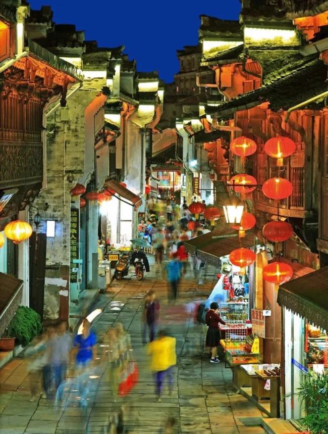 利亞德助力央視元宵晚會創意升級 漫天璀璨點亮元宵夜