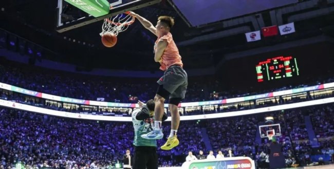 CBA全明星登陸廈門鳳凰體育館！洲明近千平米LED大屏點亮全場！