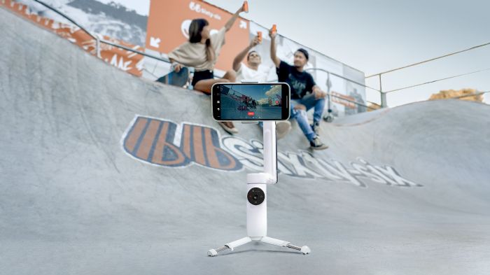 影石Insta360發布AI手機穩定器Flow：讓手機秒變AI攝影師
