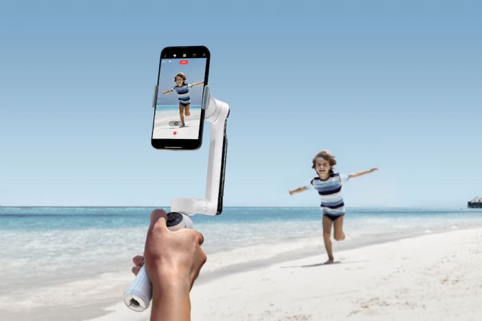 影石Insta360發布AI手機穩定器Flow：讓手機秒變AI攝影師