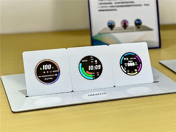 華佳彩攜全國首創(chuàng)金屬氧化物Mini-LED車載屏亮相2023上海DIC顯示展