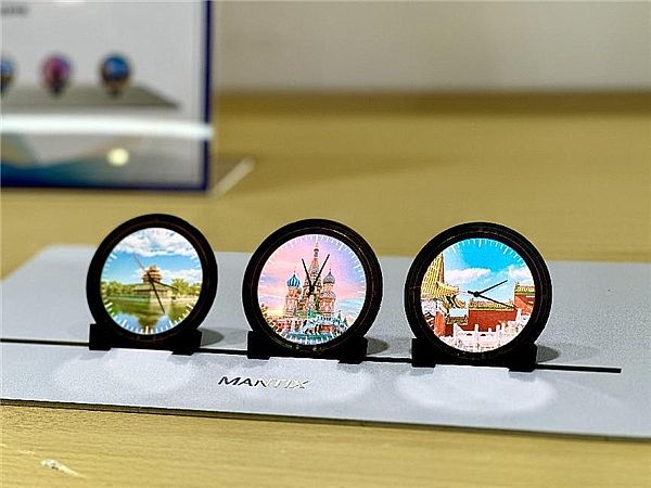 華佳彩攜全國首創(chuàng)金屬氧化物Mini-LED車載屏亮相2023上海DIC顯示展