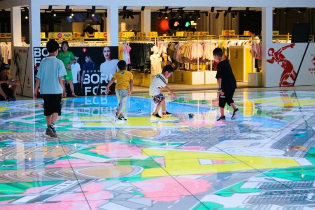 鑫億光LED智能互動地磚屏——助力武漢K11打造文化商業(yè)新地標