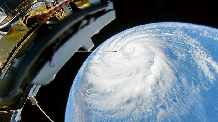影石Insta360國(guó)產(chǎn)全景相機(jī)上太空，拍到地球與銀河同框浪漫影像