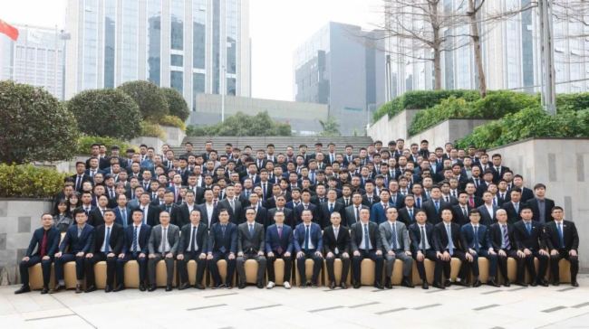戰神出征，贏戰2024！強力巨彩營銷事業群誓師與表彰大會暨高管晚宴圓滿召開！