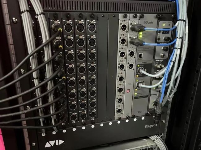 Avid VENUES6LմԺUϵy-FU{_