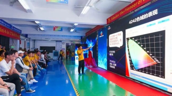 領燦科技高端租賃解決方案的Mini系列產品，第十萬臺Mini交付
