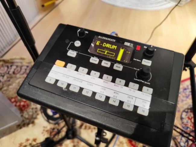 ~sǸAri Abdul㳪ĕAllen & Heath Avantis Solo@Gֱg