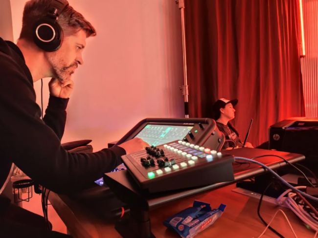 ~sǸAri Abdul㳪ĕAllen & Heath Avantis Solo@Gֱg