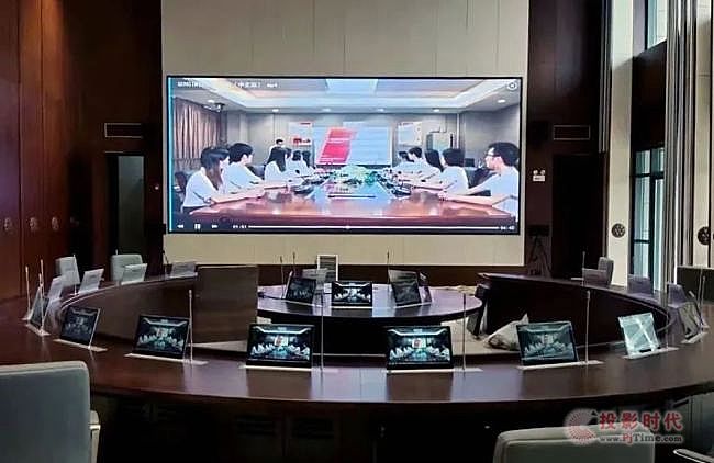 智能范|典雅圓桌邂逅現(xiàn)代會議技術(shù)