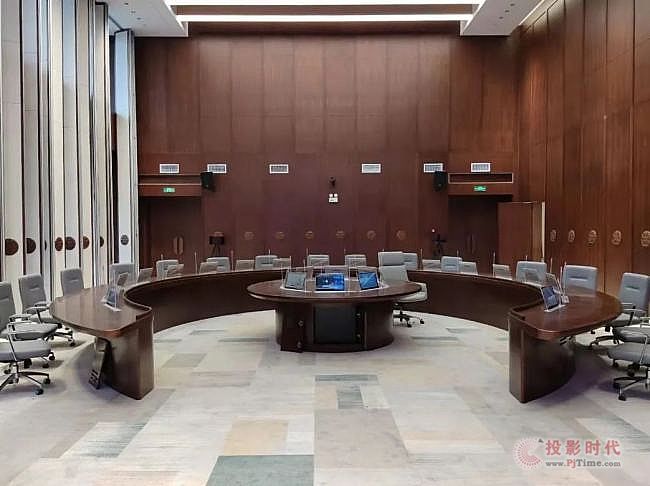 智能范|典雅圓桌邂逅現(xiàn)代會議技術(shù)