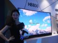 美女助陣TCL H8800系列量子點(diǎn)電視